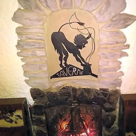 Party Taverne Szálloda