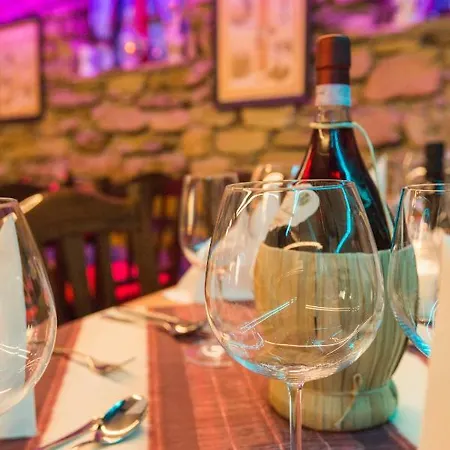 Party Taverne Hotel 3*