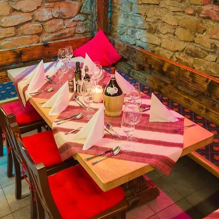 Party Taverne Hotel 3*