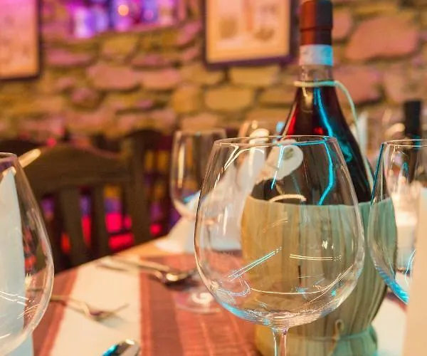 Party Taverne Hotel 3*